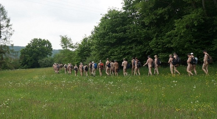 Pfingstsonntag im Grünen Pfingstsonntag im Grünen